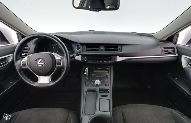 Lexus CT 11