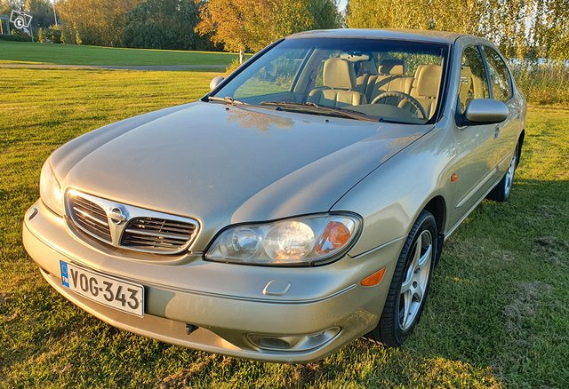 Nissan Maxima 2