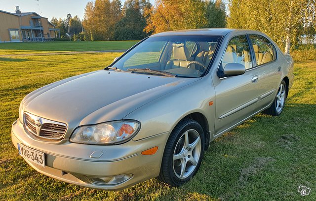 Nissan Maxima 4