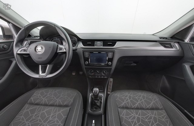 Skoda Rapid 12