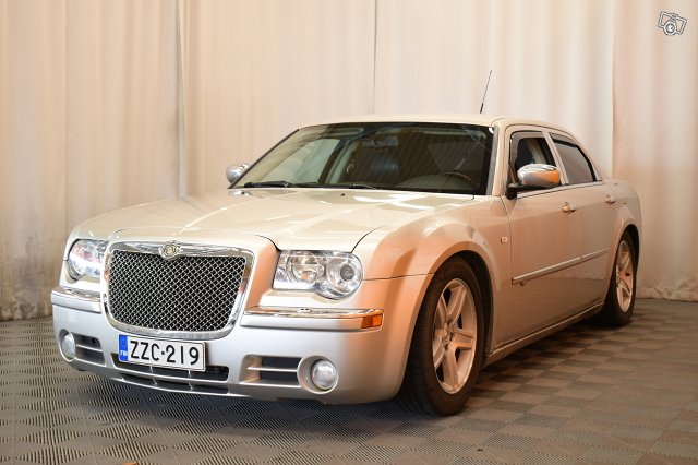 Chrysler 300C 3