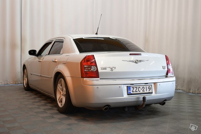 Chrysler 300C 4