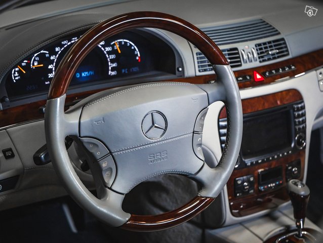 Mercedes-Benz S 8