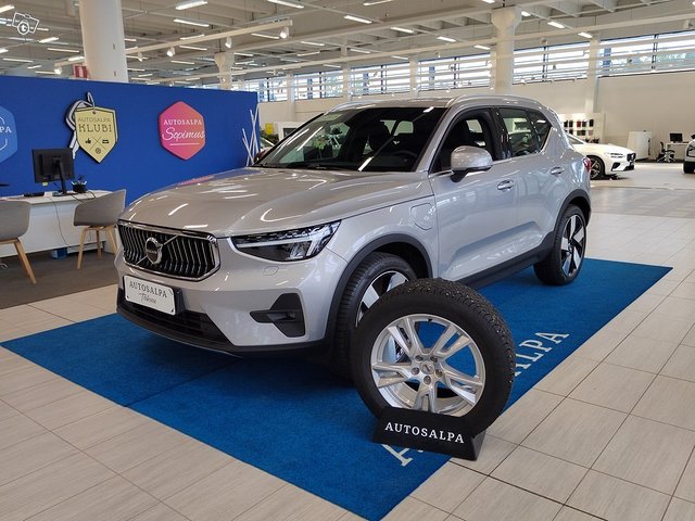 VOLVO XC40 2