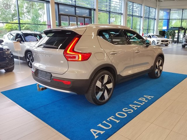 VOLVO XC40 3