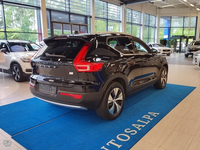 VOLVO XC40 3