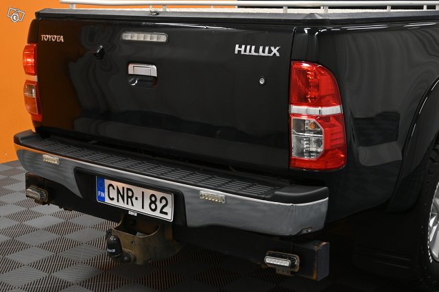 Toyota Hilux 9