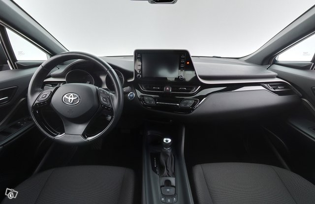 Toyota C-HR 10