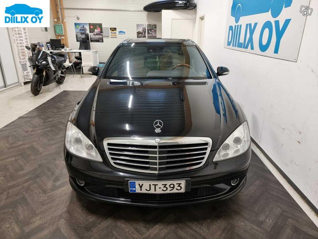 Mercedes-Benz S 8