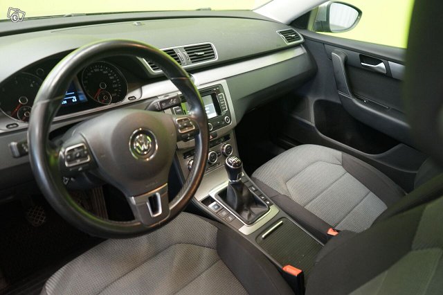 Volkswagen Passat 13