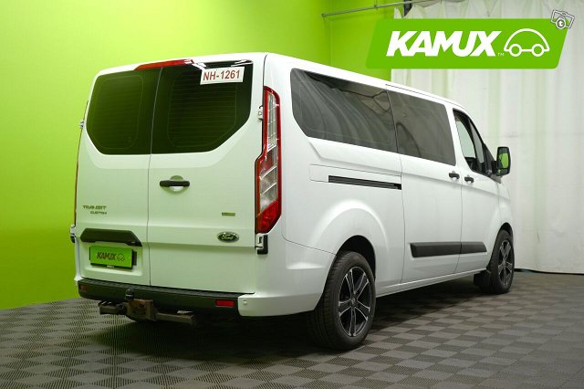 Ford Tourneo Custom 2