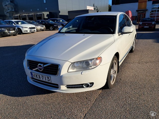 Volvo S80