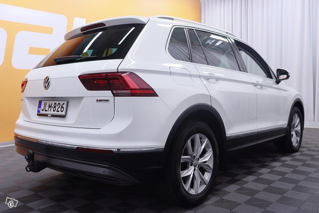 Volkswagen Tiguan 7