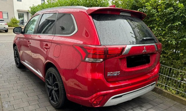 MITSUBISHI OUTLANDER PHEV 2