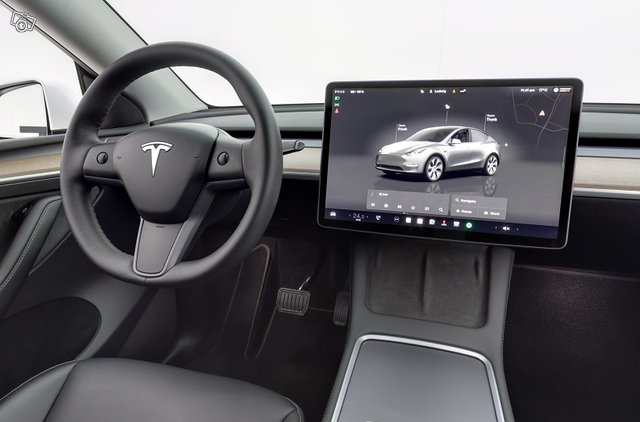 TESLA MODEL Y 12