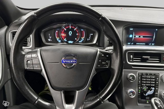 Volvo S60 16