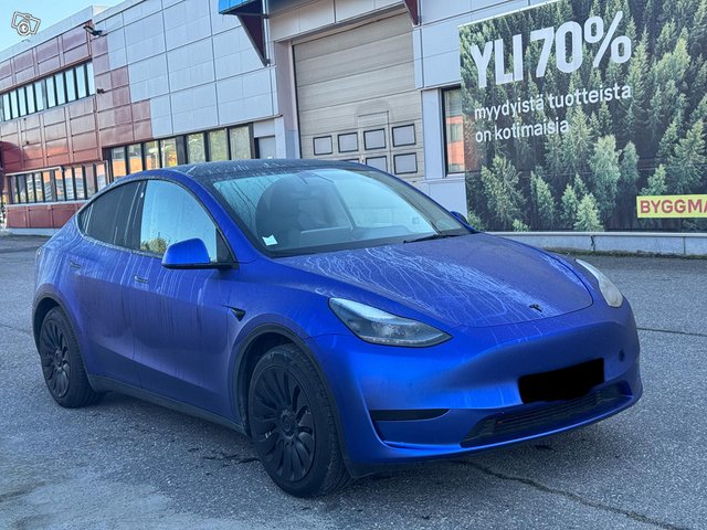 Tesla Model Y 3