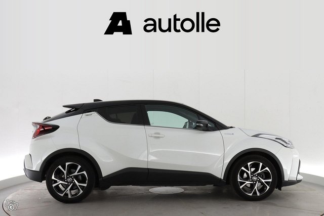 Toyota C-HR 2