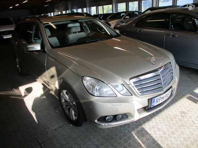 Mercedes-Benz E