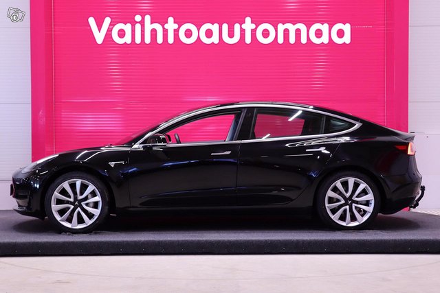 Tesla Model 3 6