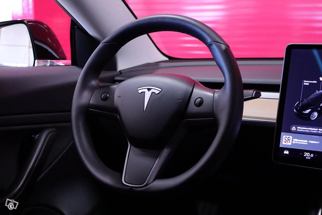 Tesla Model 3 13