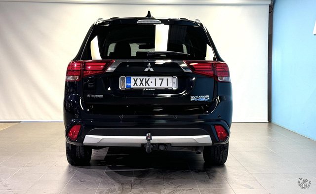 Mitsubishi Outlander PHEV 6