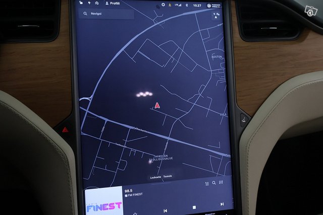 Tesla Model X 24