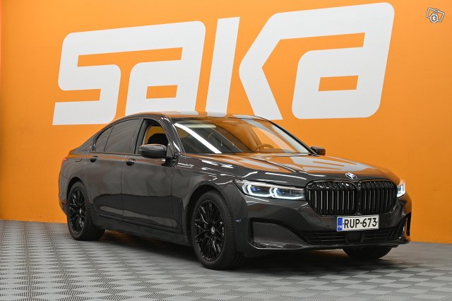 BMW 745