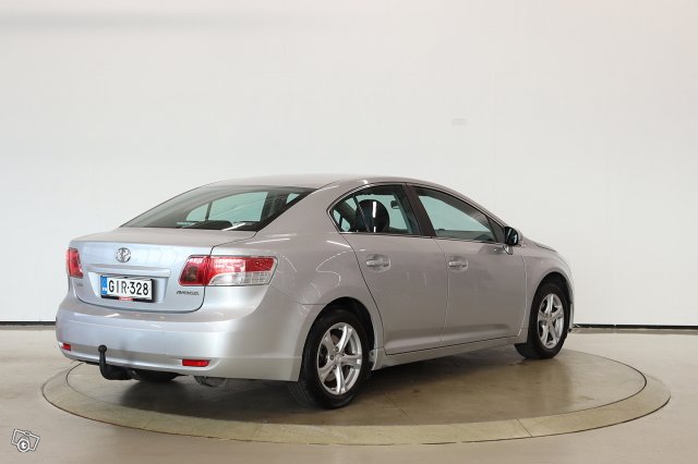 Toyota Avensis 5