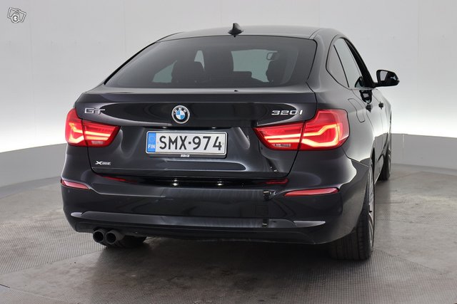 BMW 320 Gran Turismo 10