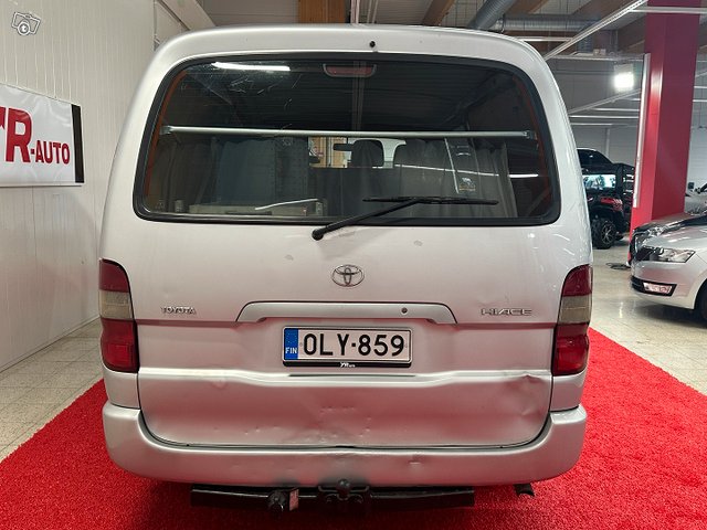 Toyota Hiace 4