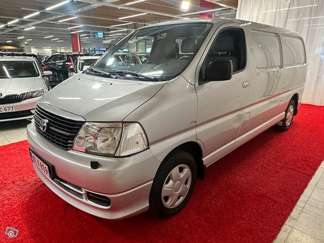 Toyota Hiace 8