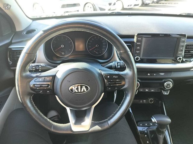 Kia Stonic 6