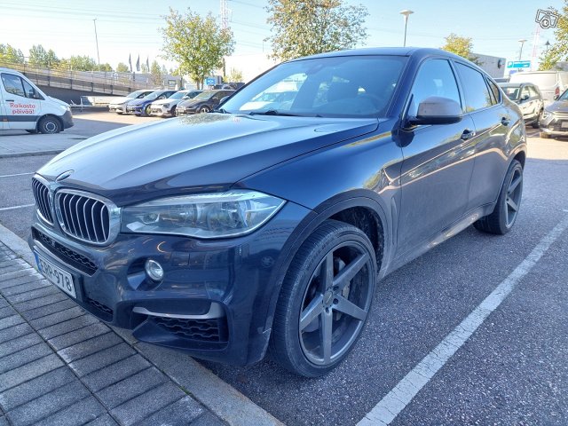 BMW X6 4