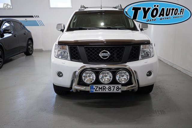 Nissan Navara 3