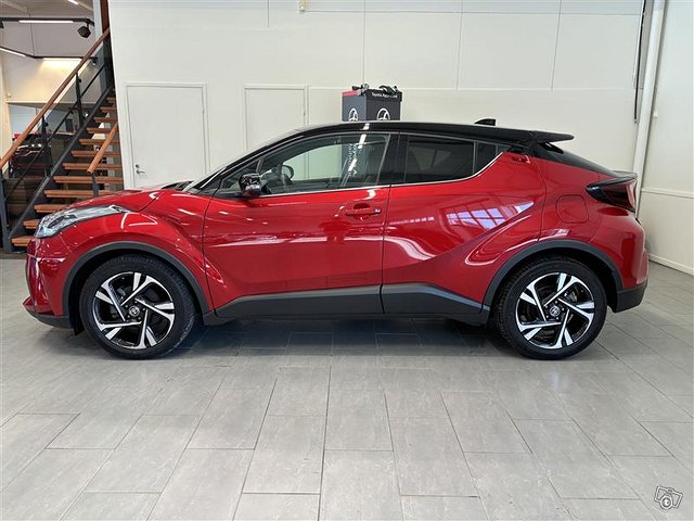 Toyota C-HR 2