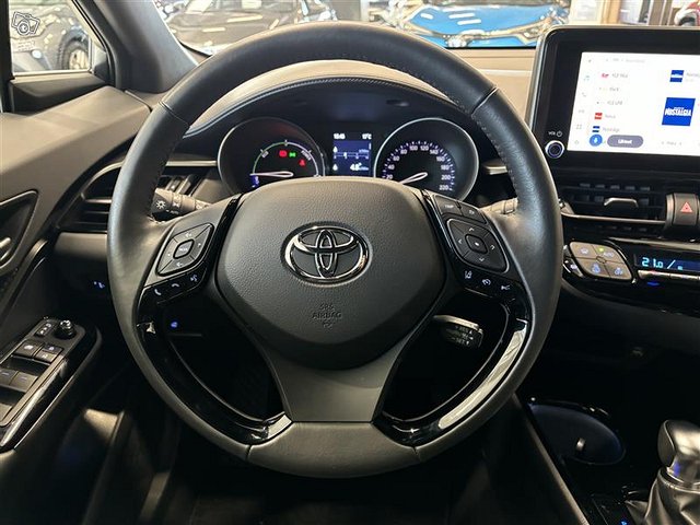 Toyota C-HR 13