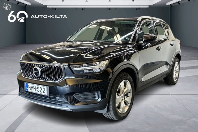 VOLVO XC40 1