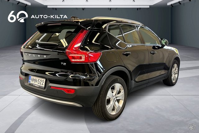 VOLVO XC40 2