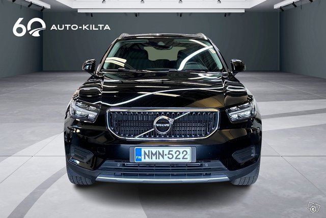 VOLVO XC40 5