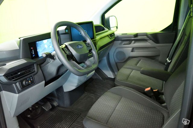 Ford Transit Custom 13