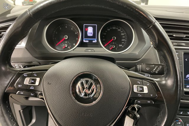 Volkswagen Tiguan 13