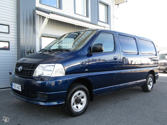 Toyota Hiace 1