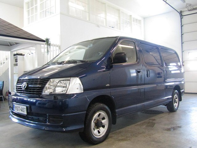 Toyota Hiace 7