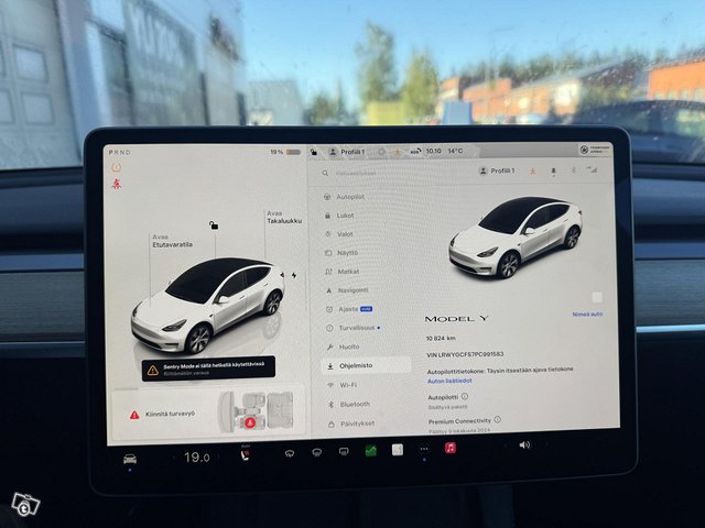 Tesla Model Y 11