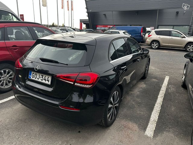 Mercedes-Benz A 2