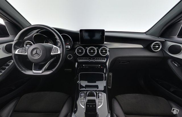 Mercedes-Benz GLC 10