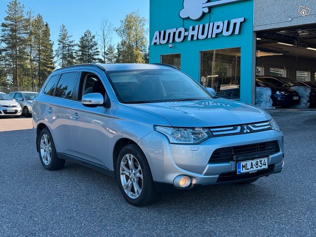 Mitsubishi Outlander 1