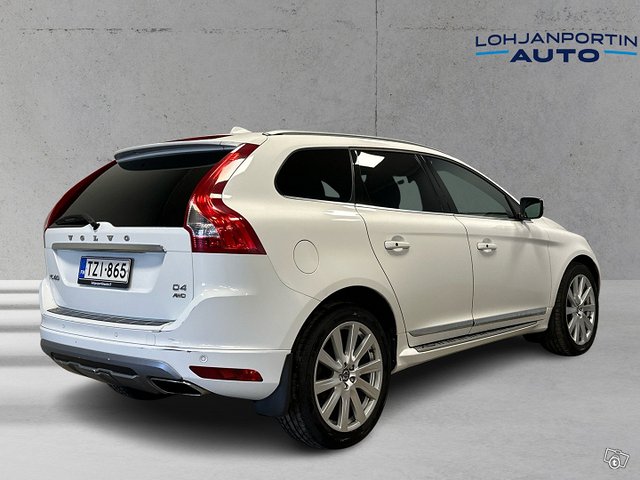 Volvo XC60 8