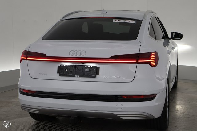 Audi E-tron 10